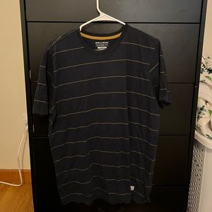 Billabong t shirt